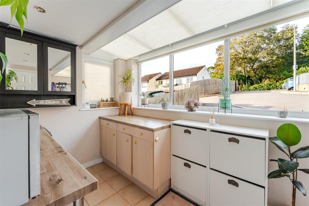 5 Church Court, Church Road, Redhill BS40 5SG 58.j