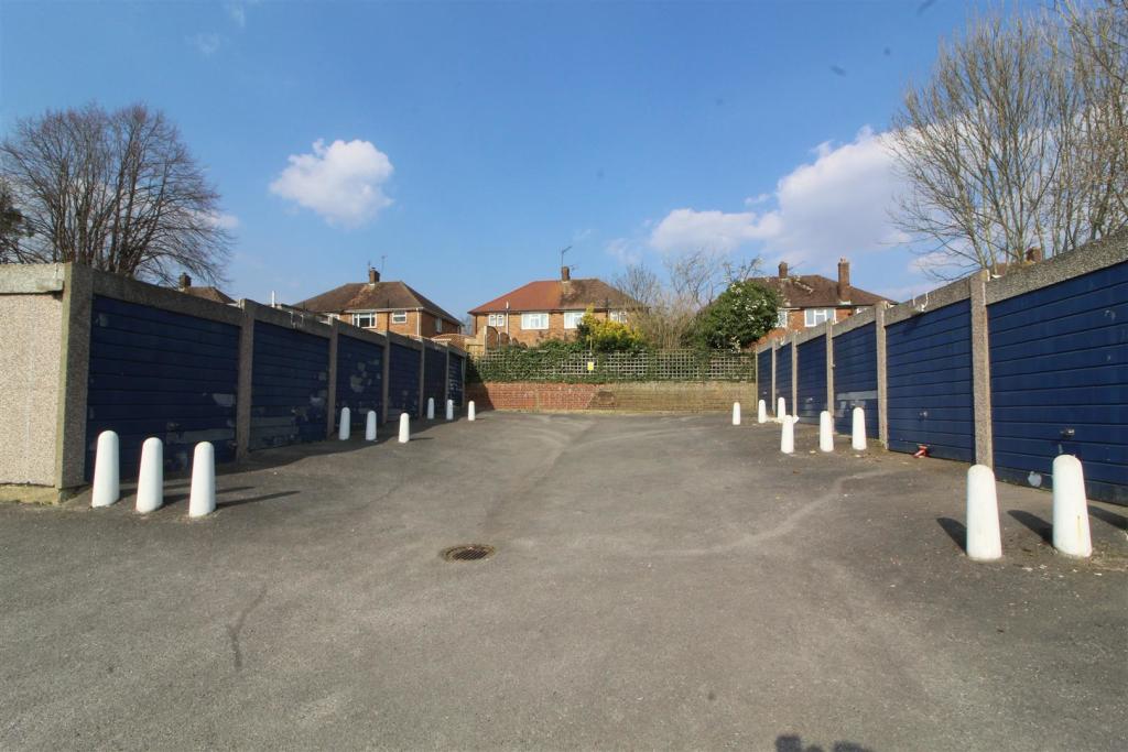 Garage.JPG