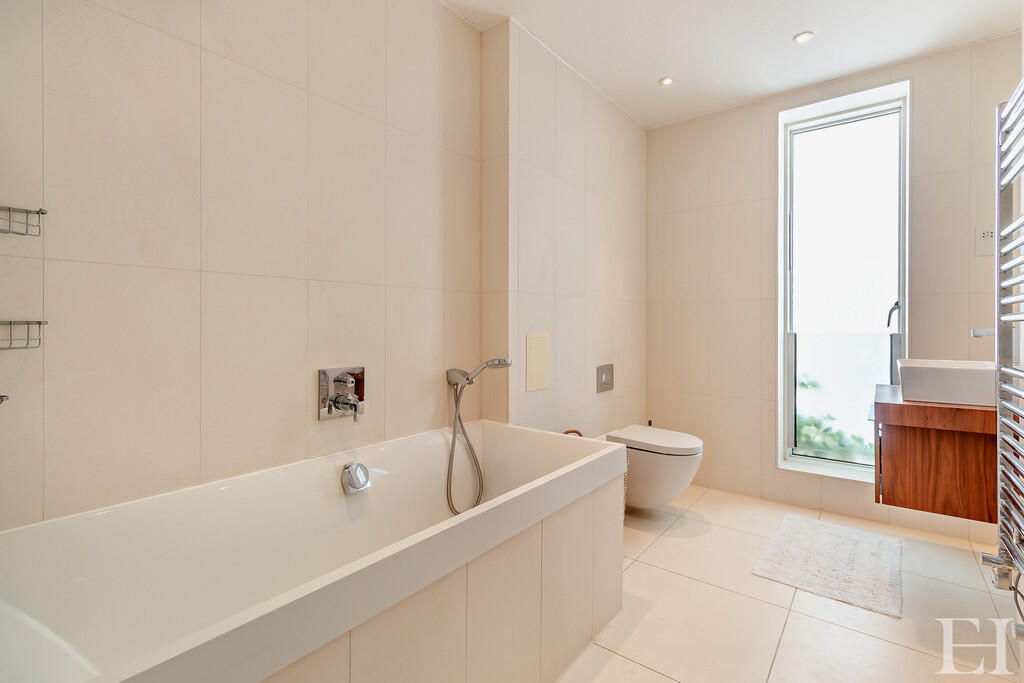 8646083-interiorW...