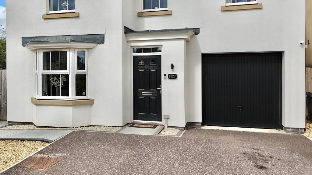 1 Sandy Place, Tiverton