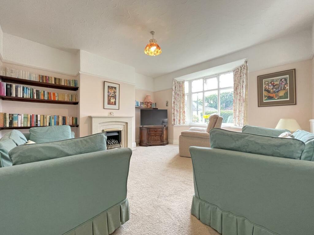 Bowden Park Road 47 Lounge Front.jpg