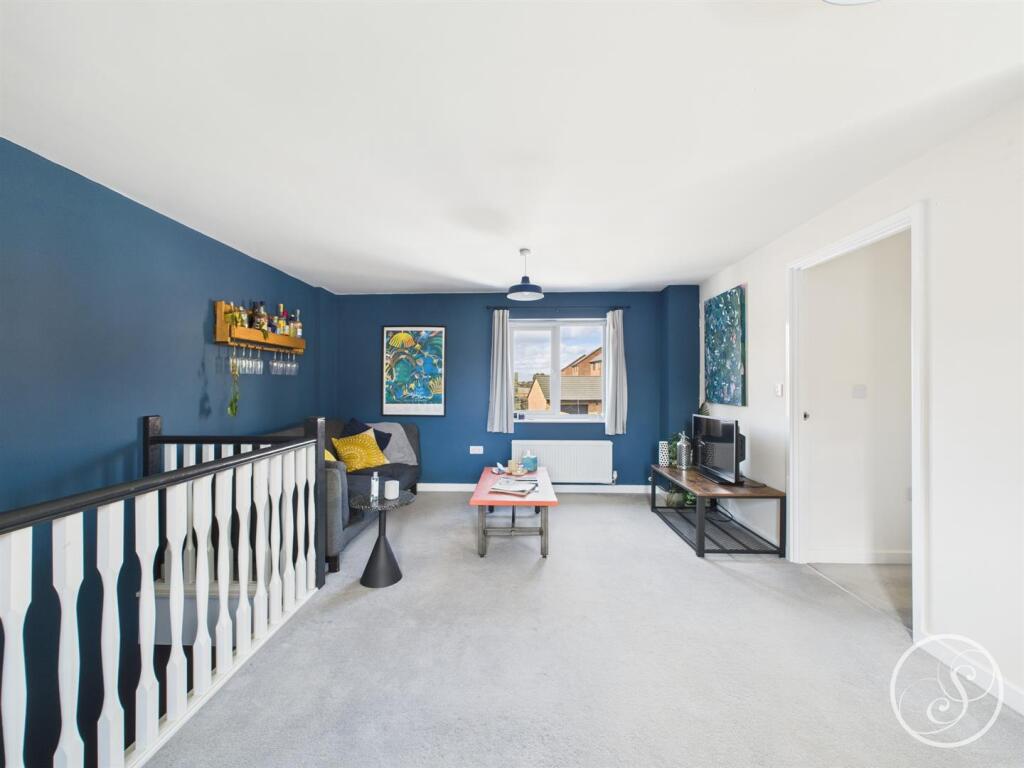 OPEN PLAN LOUNGE/KITCHEN