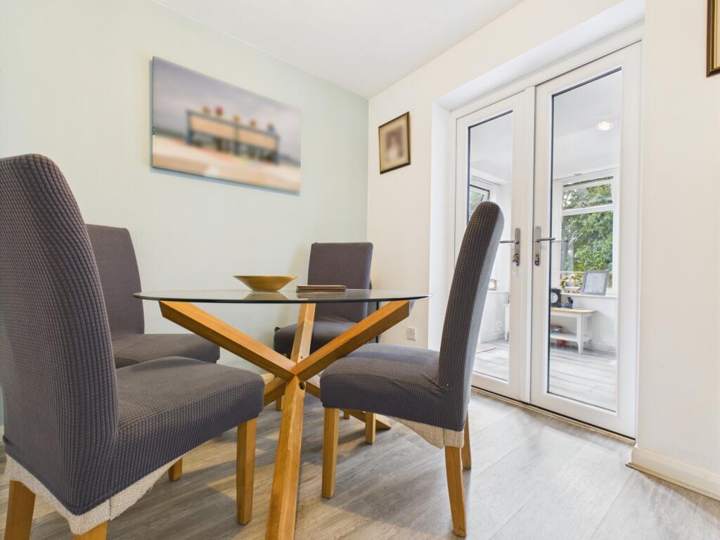 CAM03729G0-PR0119-STILL010