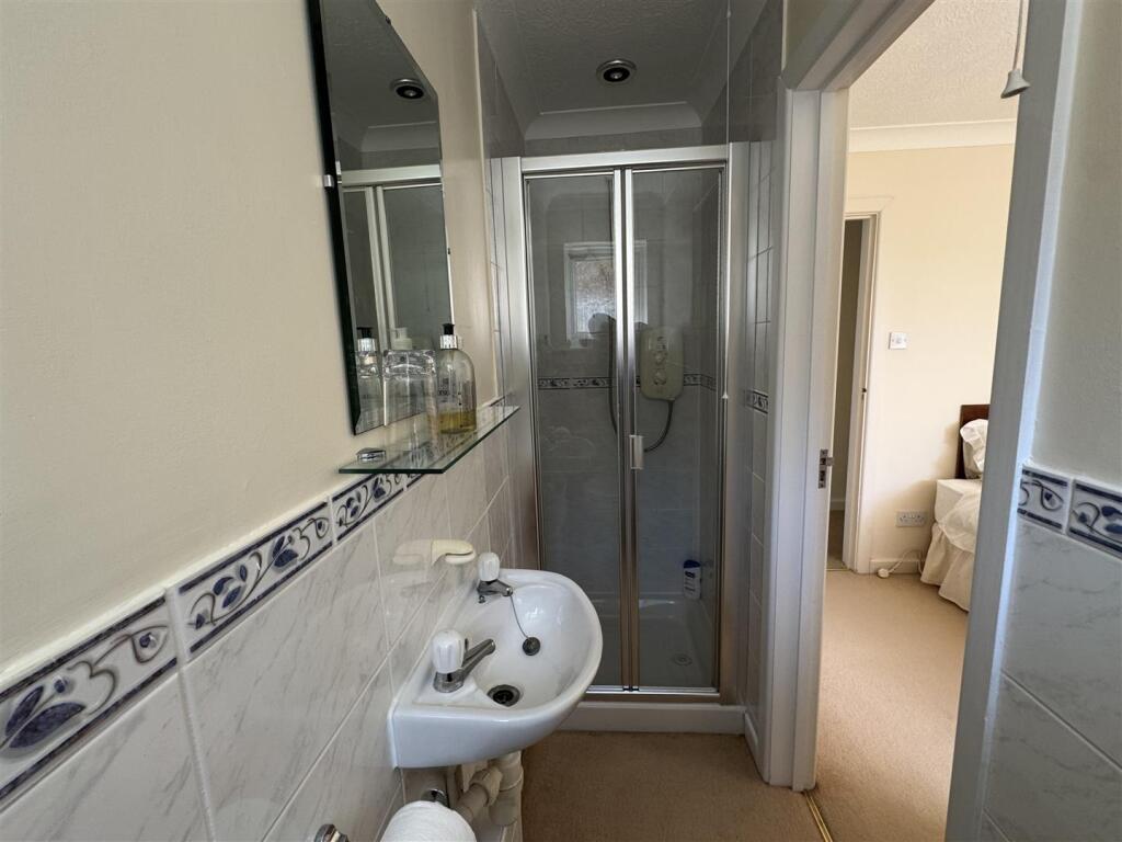 ENSUITE TO BEDROOM 2