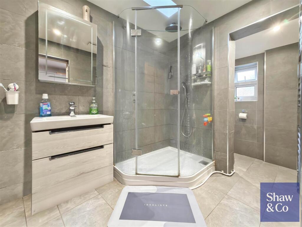 Shower Room.jpeg