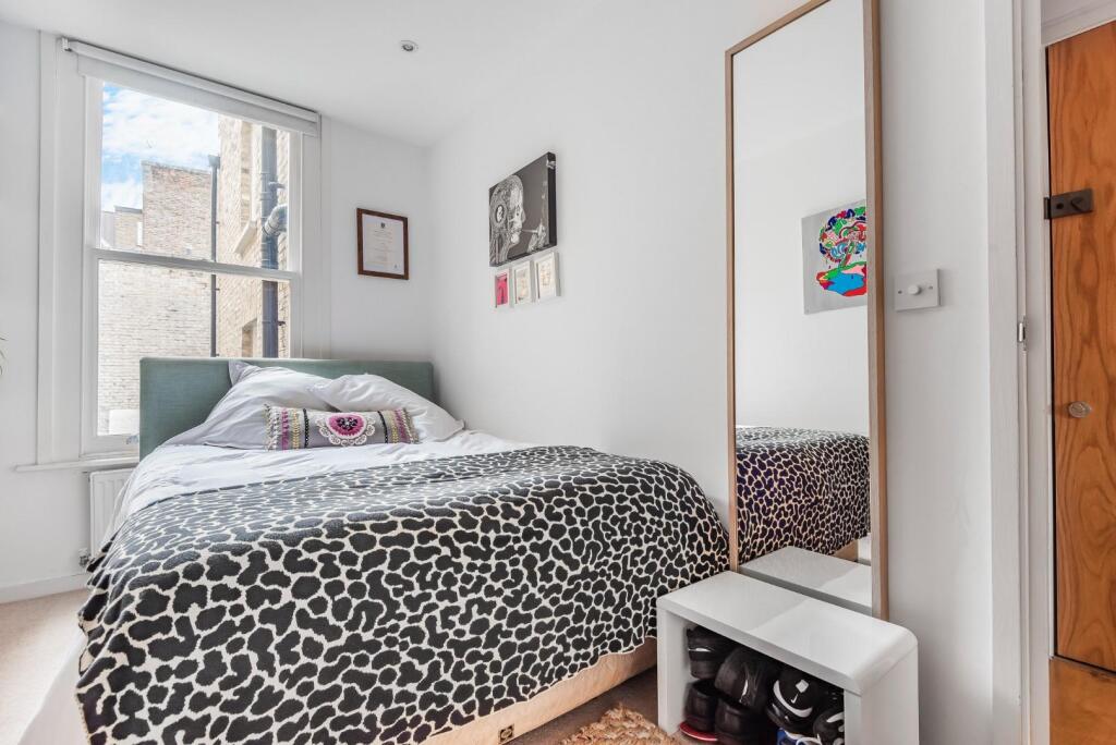 Bedroom 2 (2).jpg