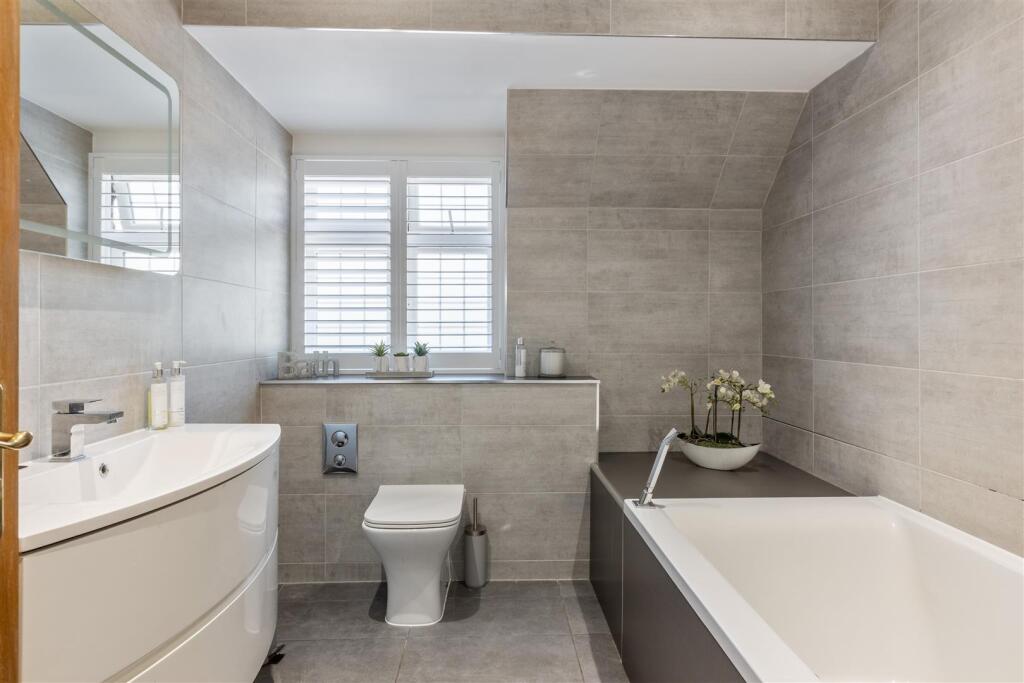 11 Pine Coombe-13.jpg