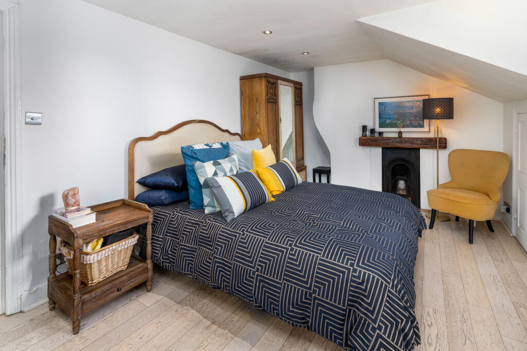 Bedroom 1 2 bedroom Flat Anerley Road SE19 For Sale