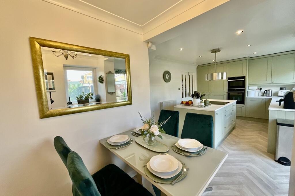 Kitchen Diner 