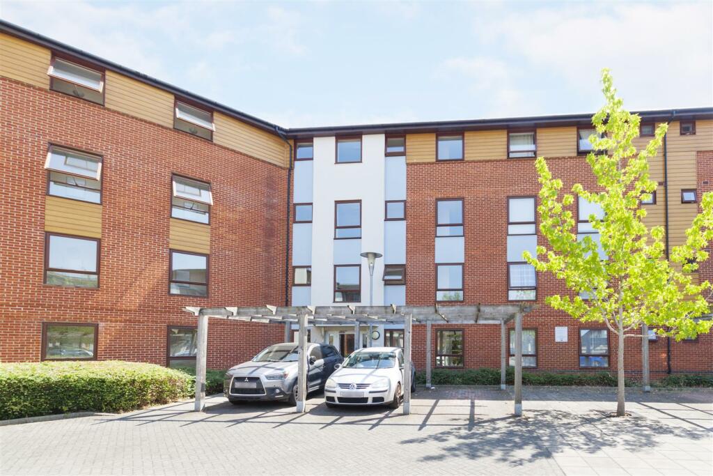 37_spottiswood_court_3_harry_close_croydon_002.jpg