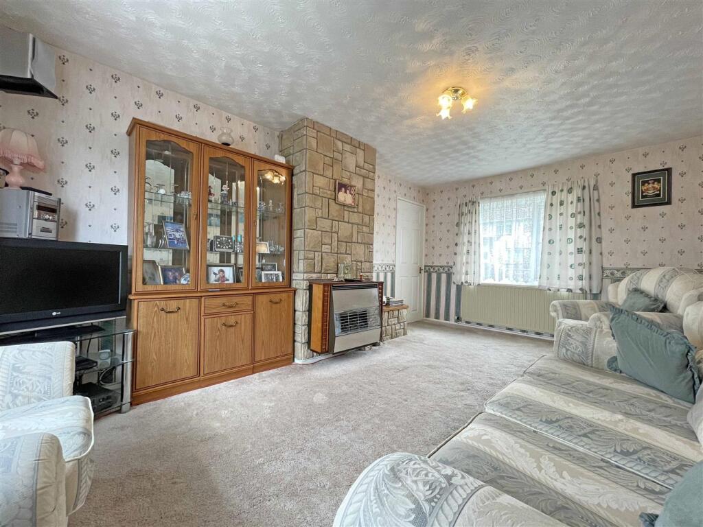 Flamborough Way 6 - Living Room.jpg