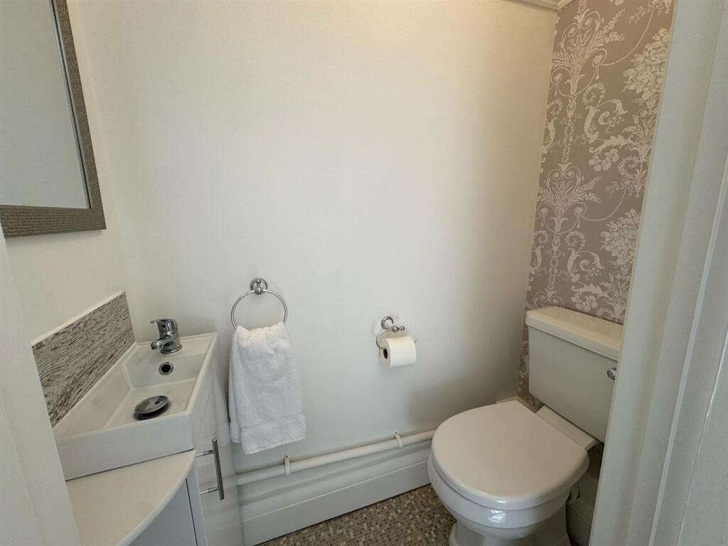 EN-SUITE WC