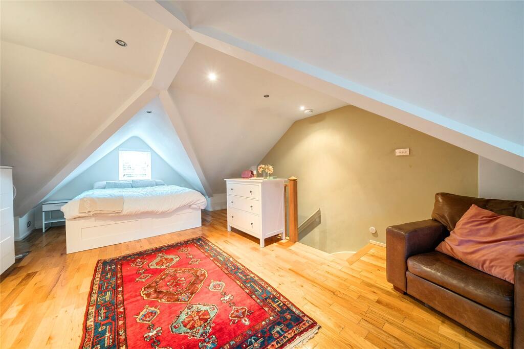 Principa; Bedroom