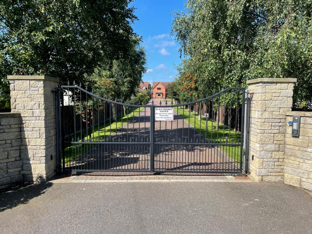 Gate Entrance T202308101413.jpg