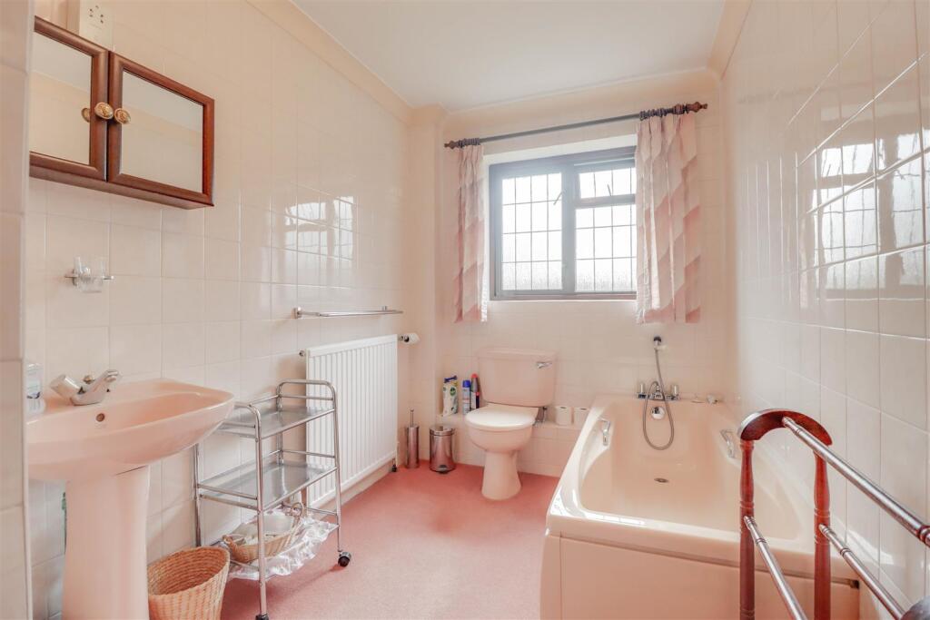 35 RIVERSIDE WALK WICKFORD-9.jpg