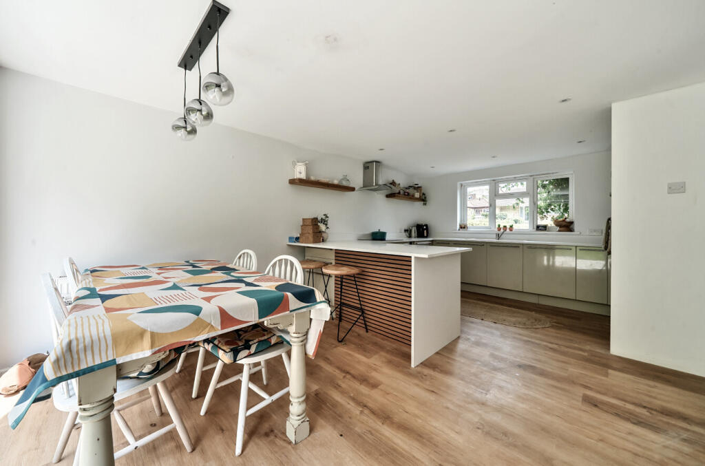 1296696-24-685a9b...