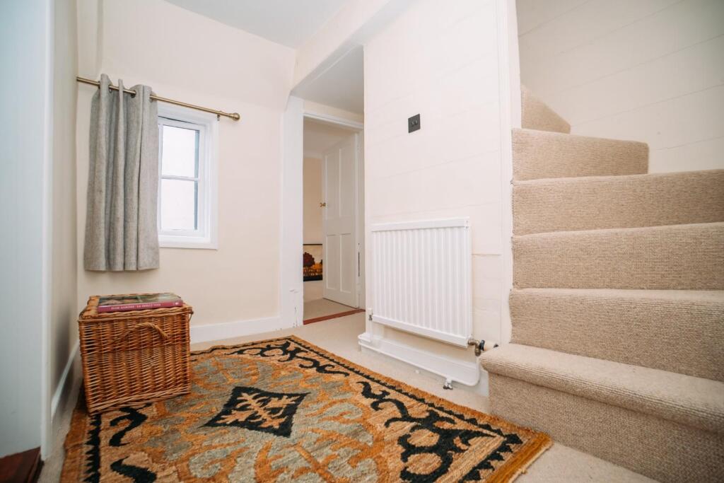 13 Southgate Street [Landing].jpg