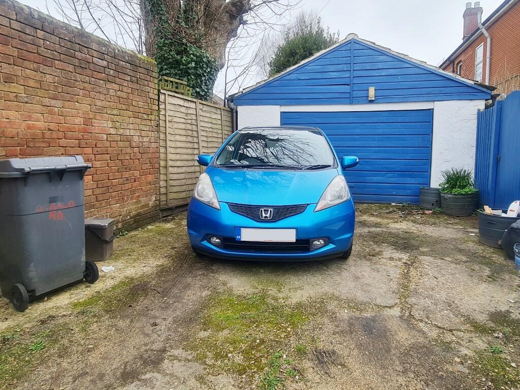 Garage &amp; Parking