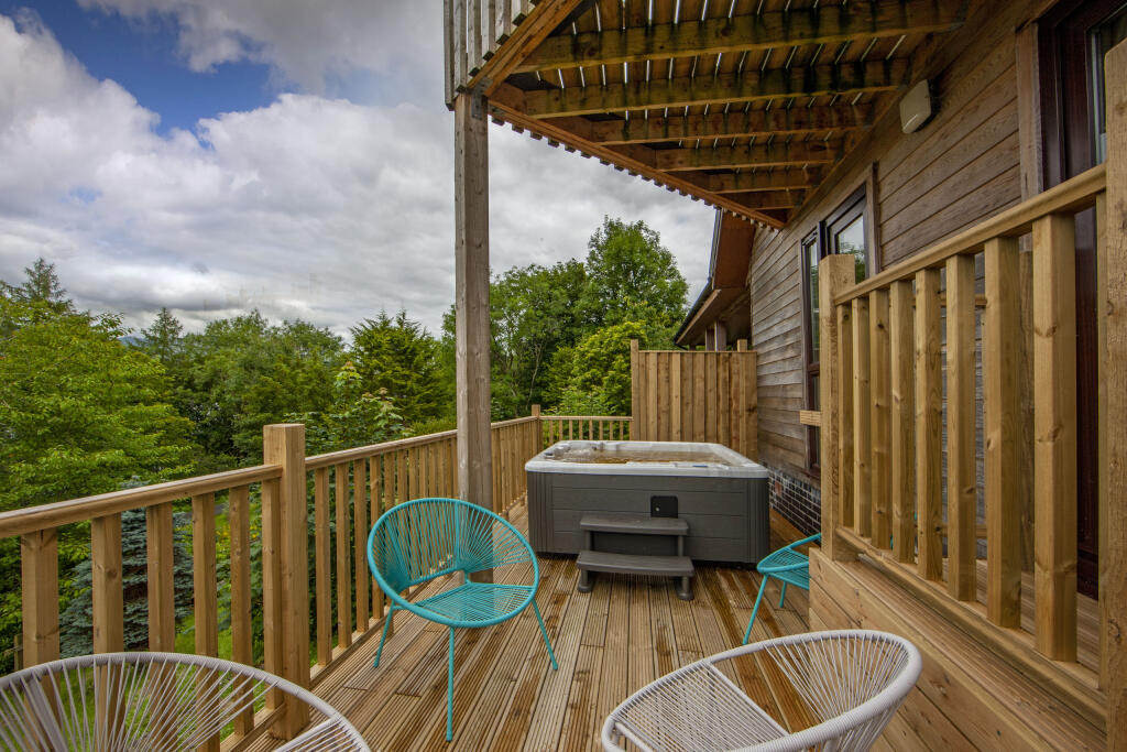 1Z6E0592 Culzean decking