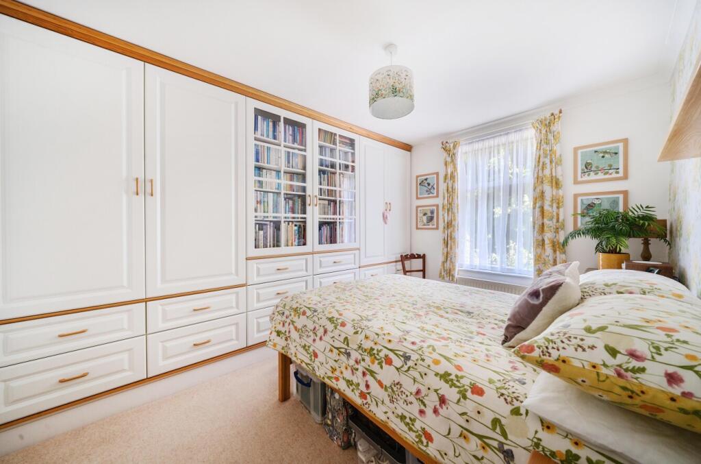 1295857-3-683089e...