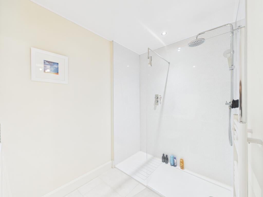 CAM03481G0-PR0105-STILL011