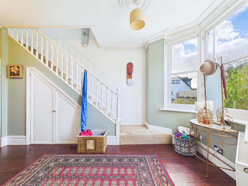 10 - Semi-detached House for Auction, Pill.jpg