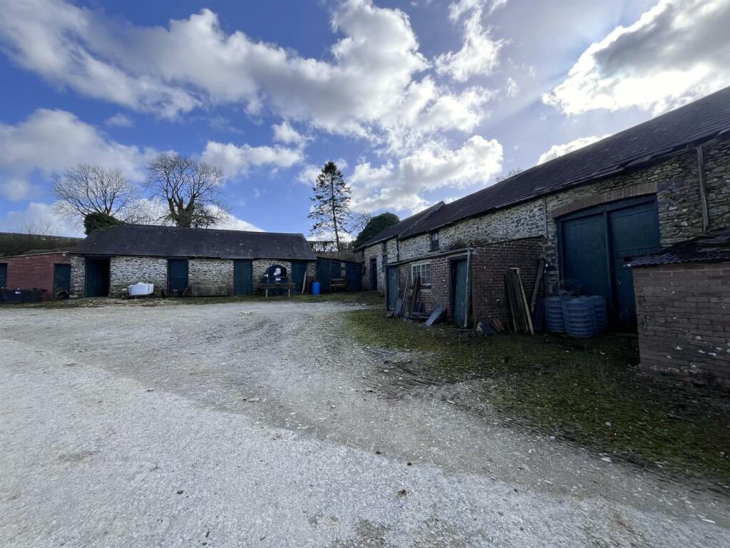 trad barns.JPEG