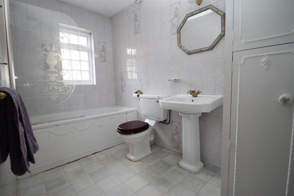 bathroom.JPG