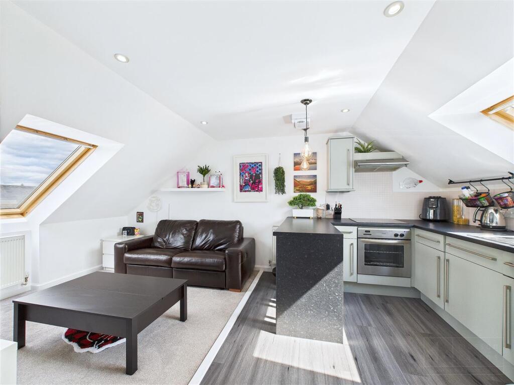 Living / Kitchen