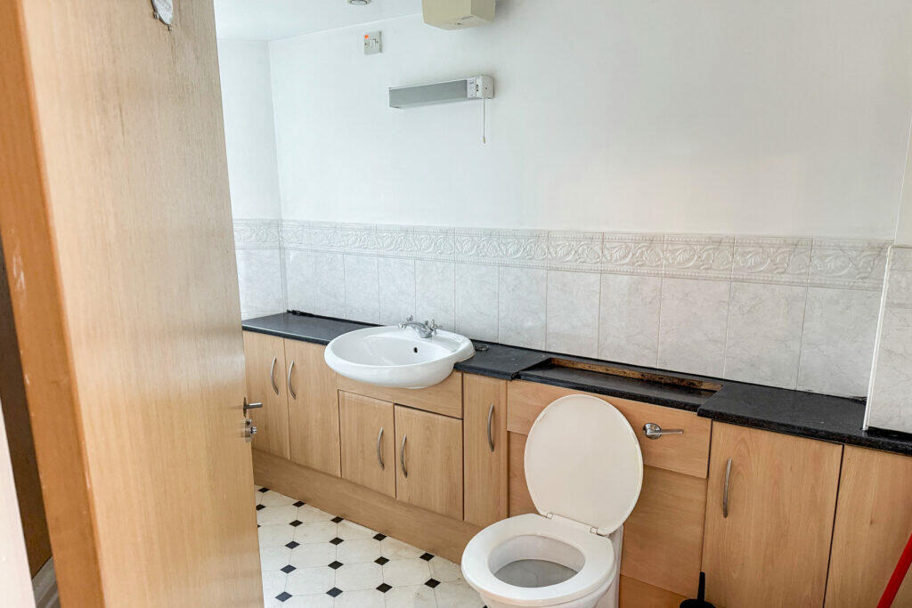 Kennedy House- Bathroom