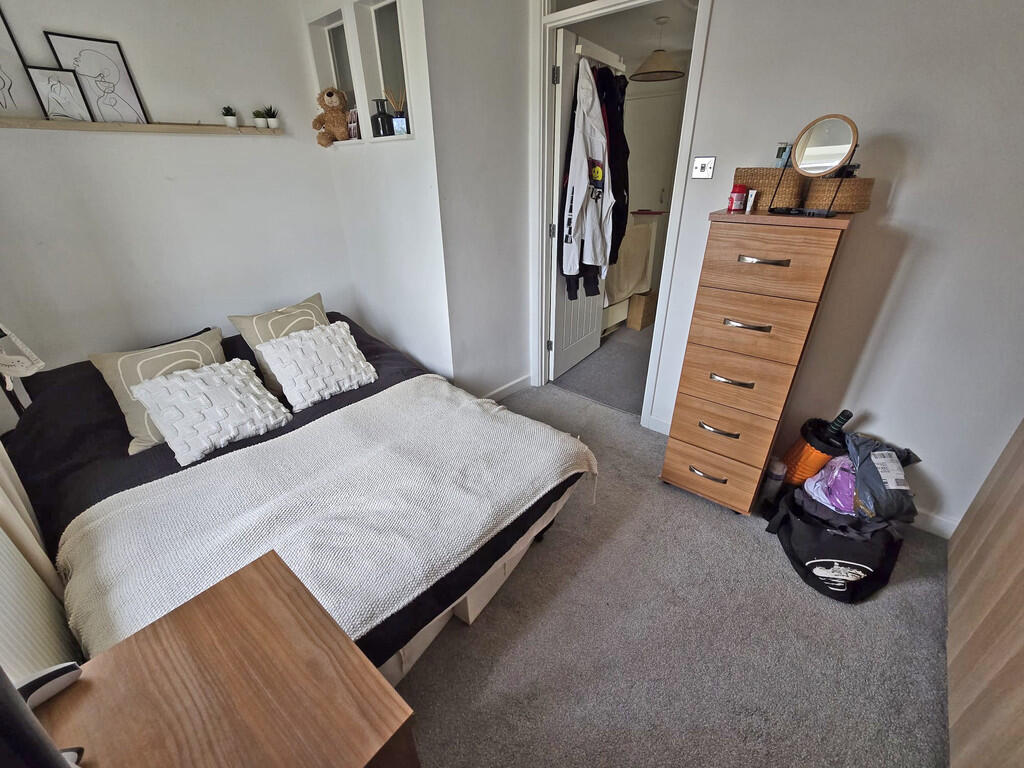 Bedroom 2 (1)