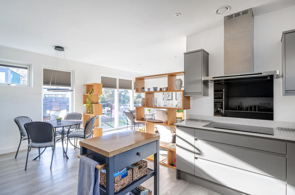 1384071-15-6929be...