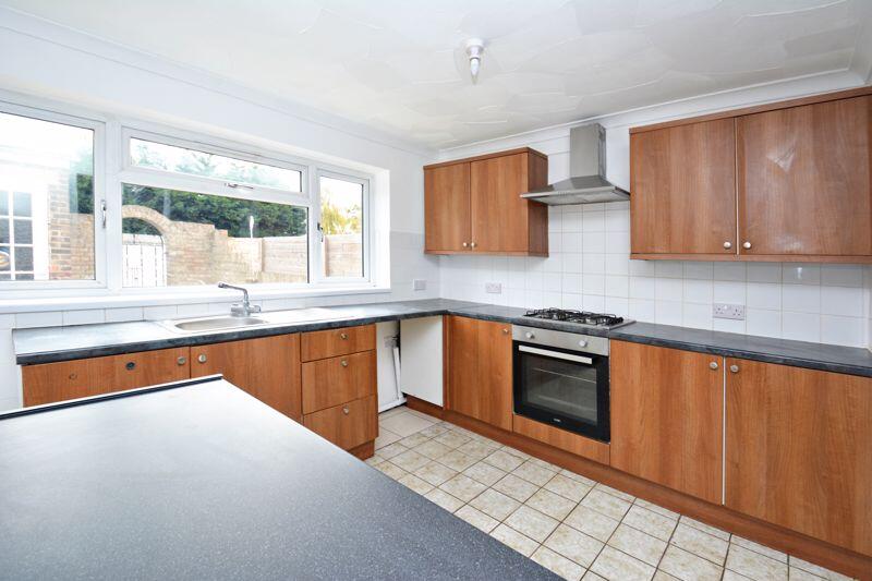 Prince Charles Avenue, Minster