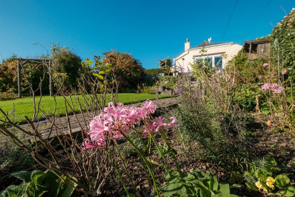 Parry_Wills Tenement photos Outside-20.jpg