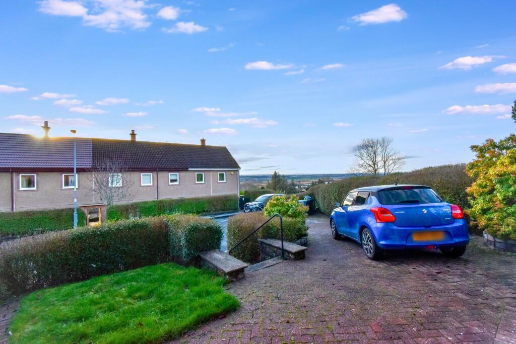 Front Garden &amp; Driveway