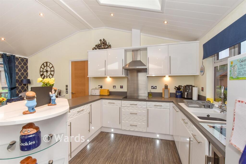 Kitchen/Lounge/Dining Area