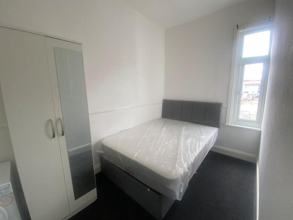 laurel street room 3.jpg