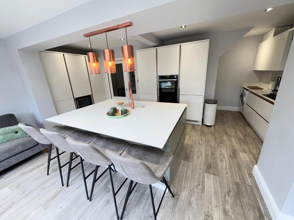 DINING KITCHEN FAMILY AREA