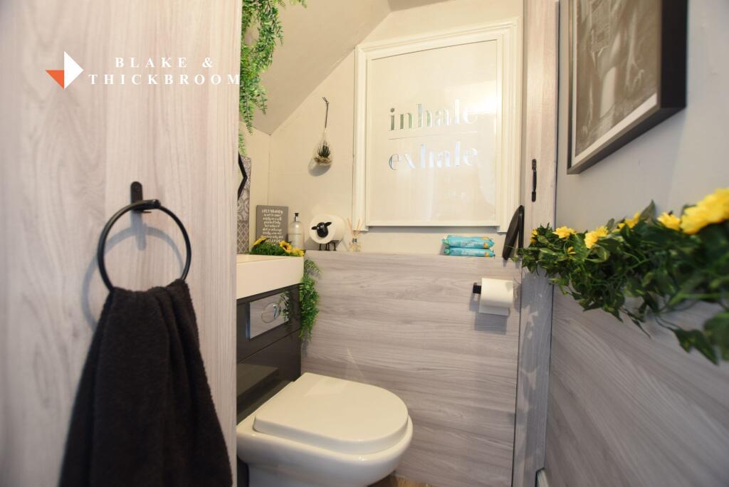 GROUND FLOOR CLOAKROOM