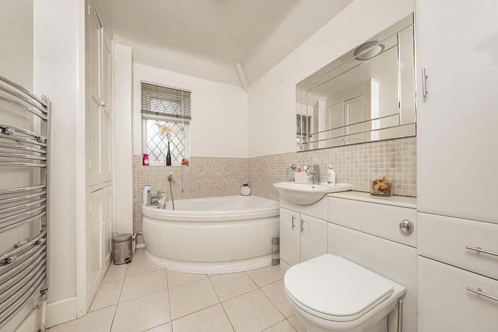 Photo Oct 08 2025...