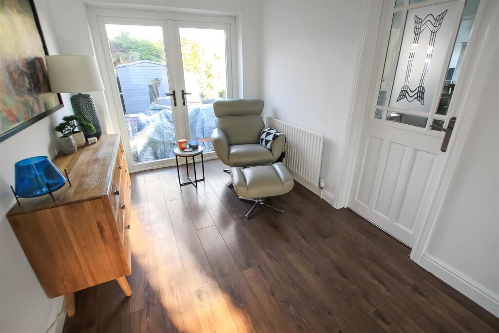 Dining Area.jpg