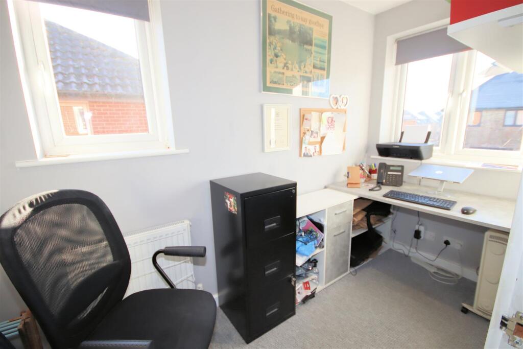 Bedroom 4 / Cot Room