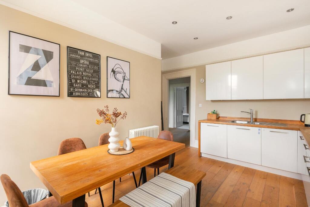 H1F2F0RRRD - Kitchen B.jpg