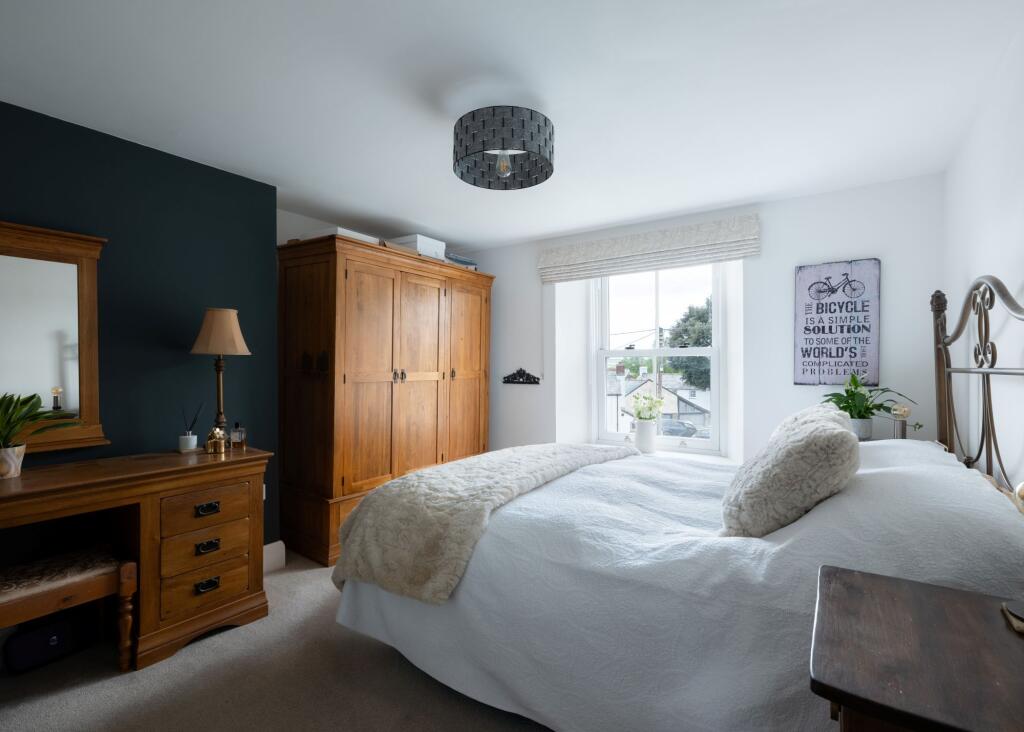 6825fe2ad02ca_Hill View-3