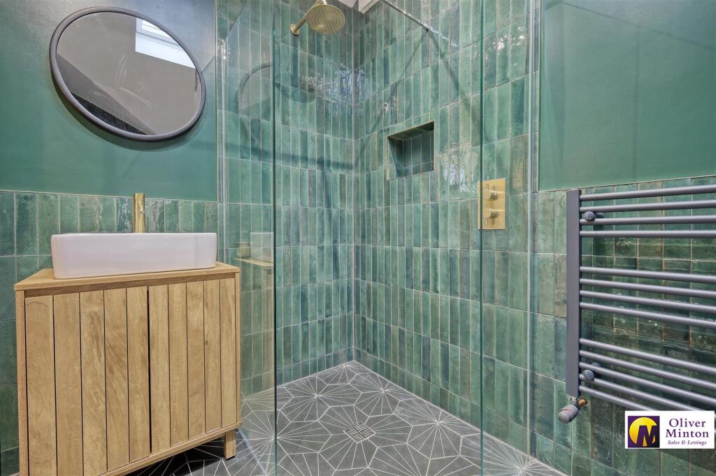 LUXURY FAMILY BATHROOM