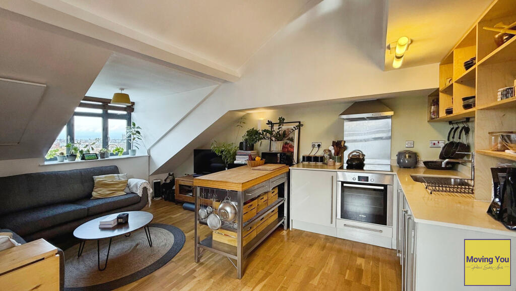 Kitchen/ dining/ lounge