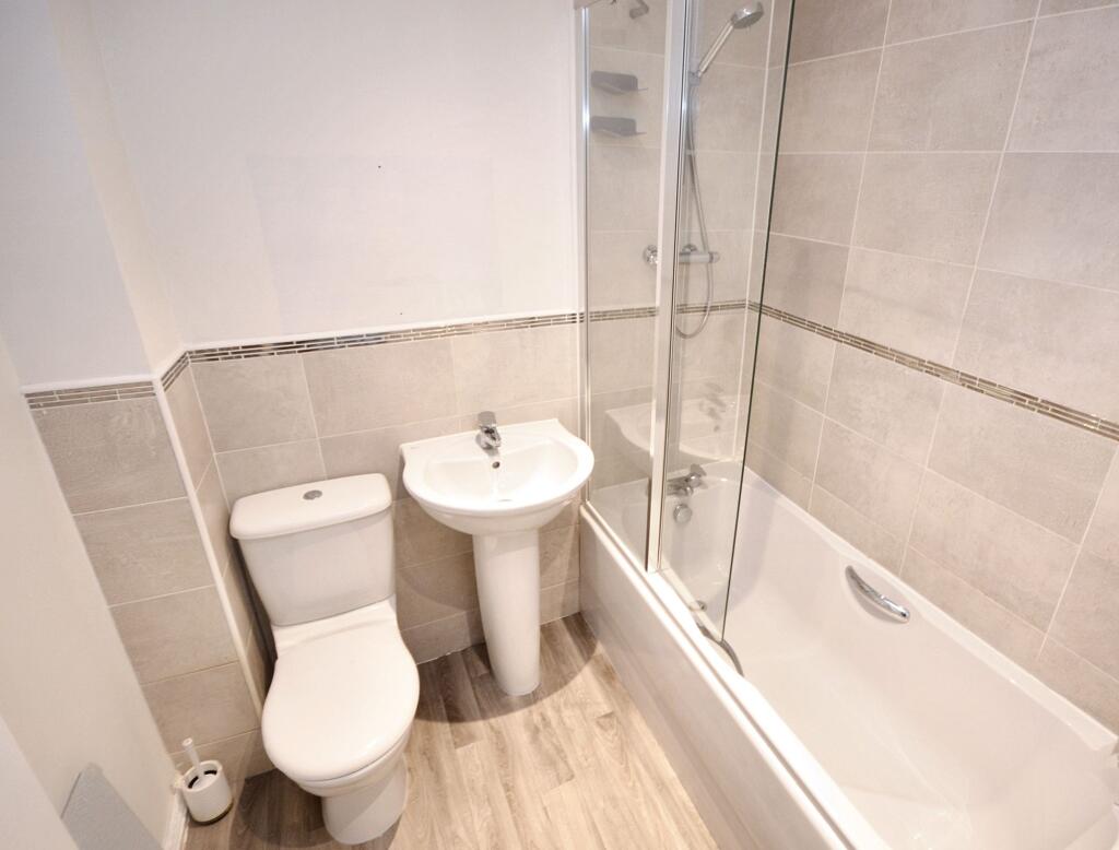 Bathroom/Wc and En Suite Shower Room/Wc