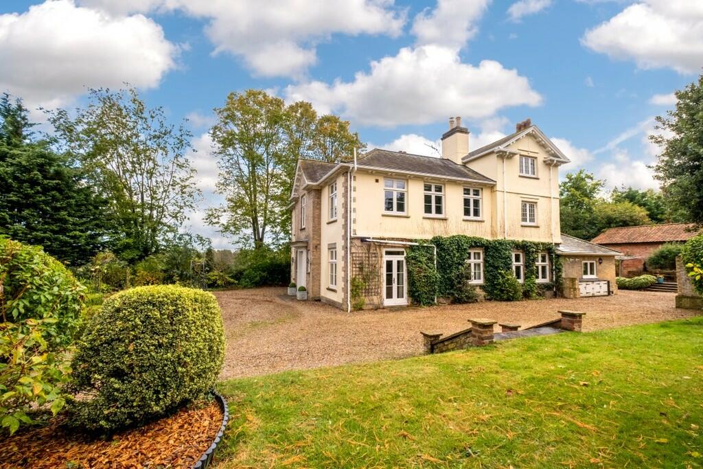 Hacheston Lodge -...