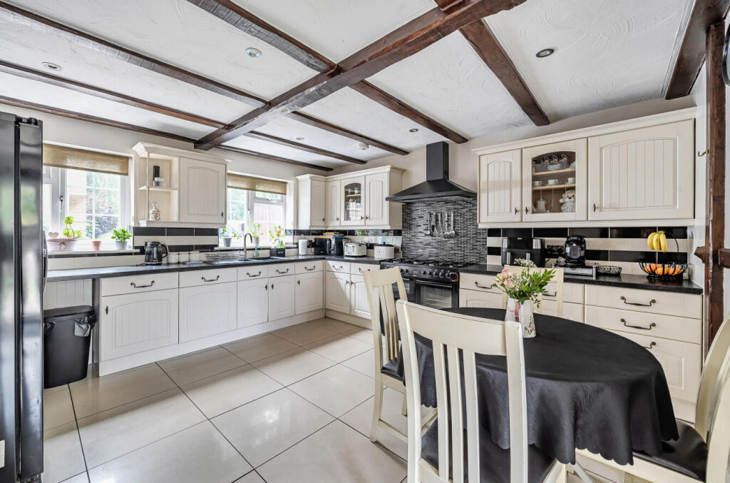 1320581-22-688399...