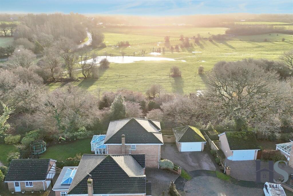 dji_fly_20251219_093144_0300_1766402986744_photo.j